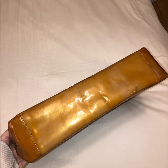 Authentic CHANEL CC Logo Patent Leather Perforated Large tote & Pouch 2Pc Set - Picture 4 of 17